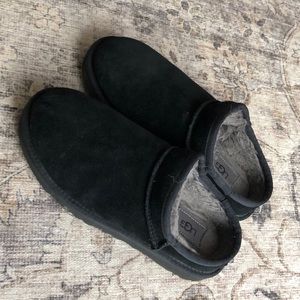 UGG classic slipper / shoe